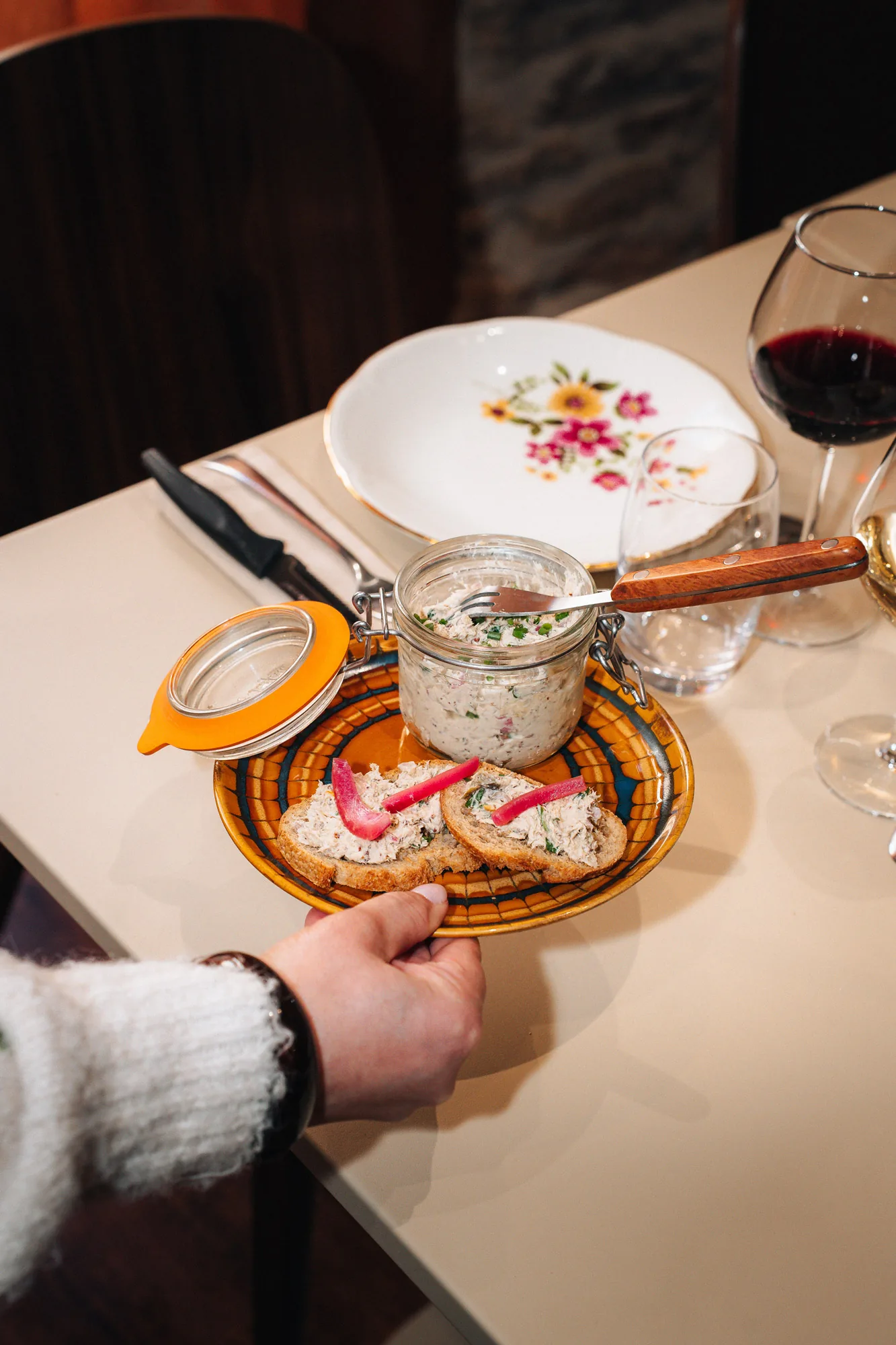Rillettes de saumon et de maquereaux préparées par Marcelle Traiteur